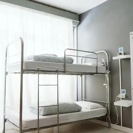 Kyo Surf Hostel *